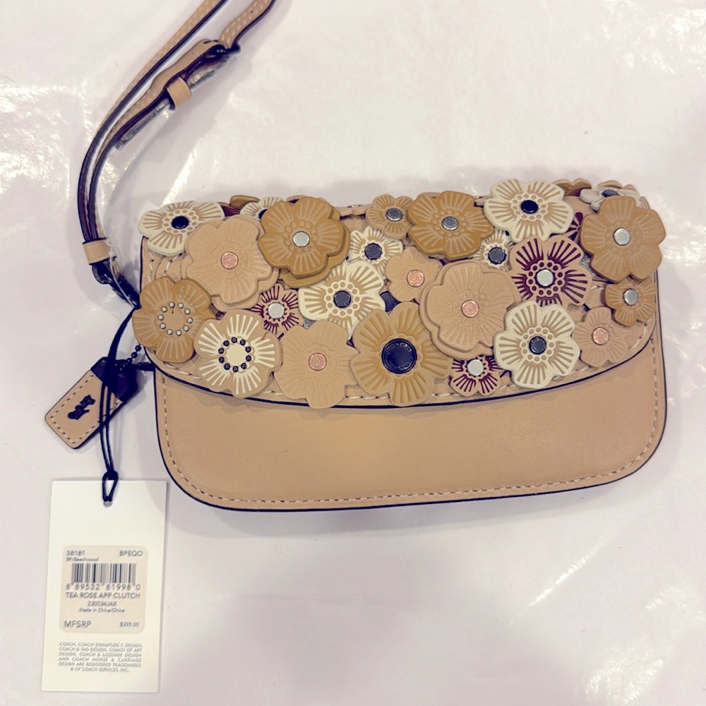 Coach 1941 Tea Rose Applique Clutch (Beechwood) NWT - Picture 2 of 9